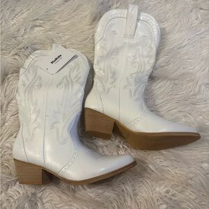 Women’s white Embroidered Knee-High cowboy boots